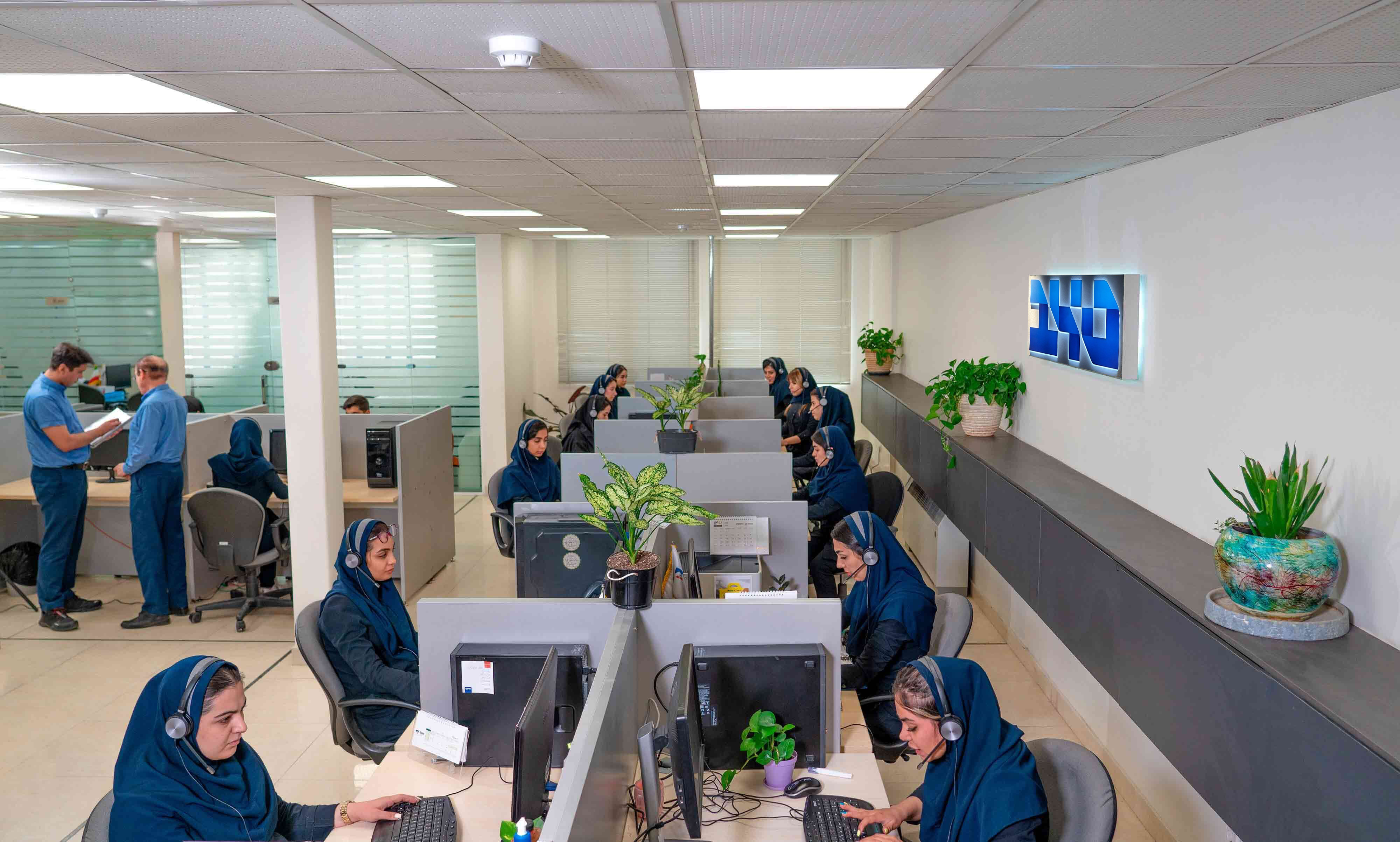 واحد پاسخگویی به مشتریان